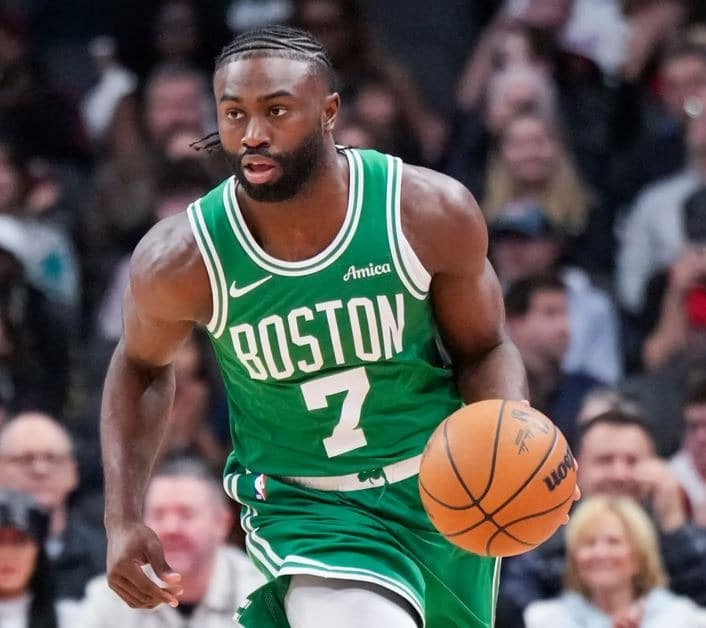 Celtics’ Jaylen Brown Out At Least 2 Games Due To Knee Injury