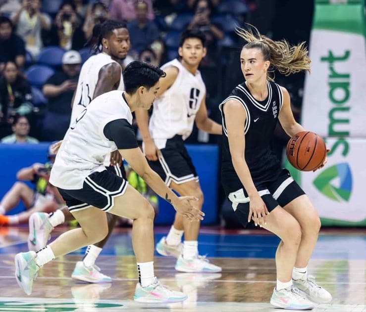 Sabrina Ionescu Goes Viral After Getting Locked Up By High School Player At Her Camp