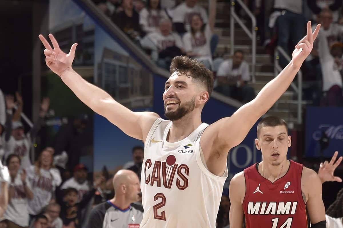 Cavaliers post NBA playoff record for most three-pointers in a quarter